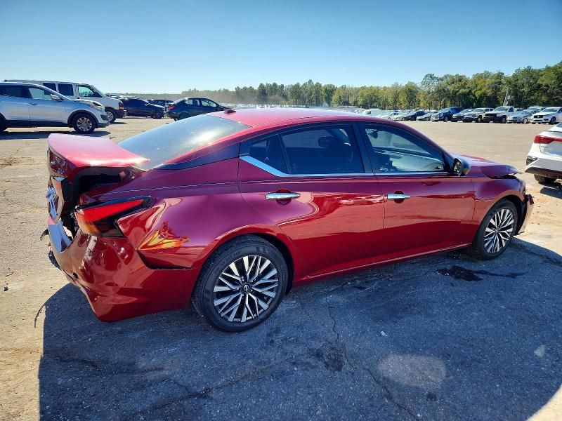 2024 Nissan Altima sv