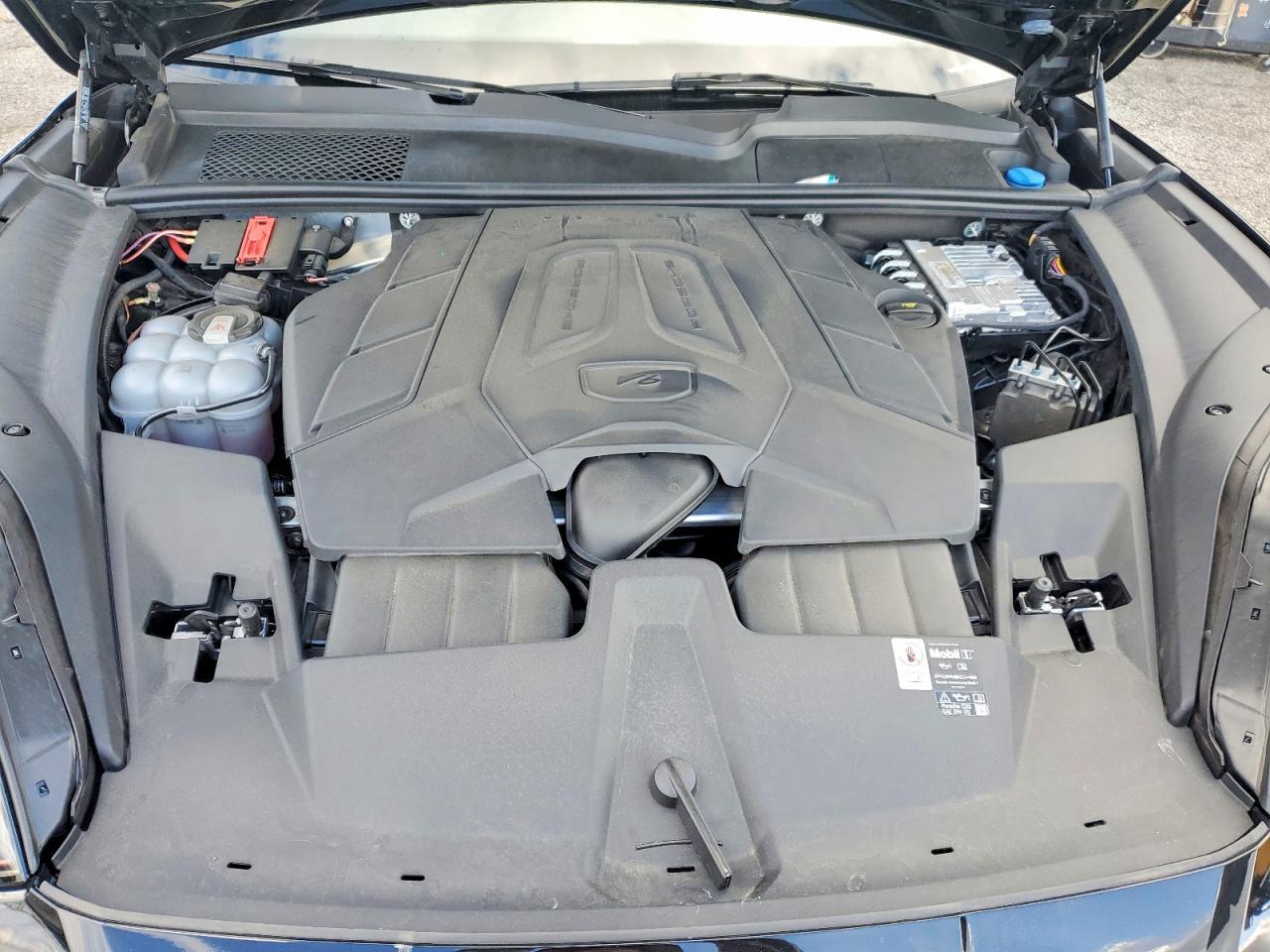 2024 Porsche Cayenne Coupe