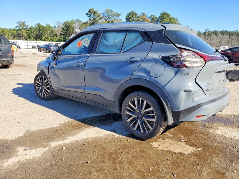 2021 Nissan Kicks sv