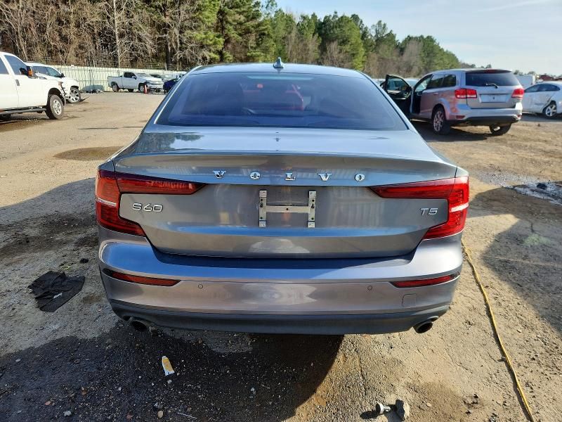 2020 Volvo S60 T5 Momentum