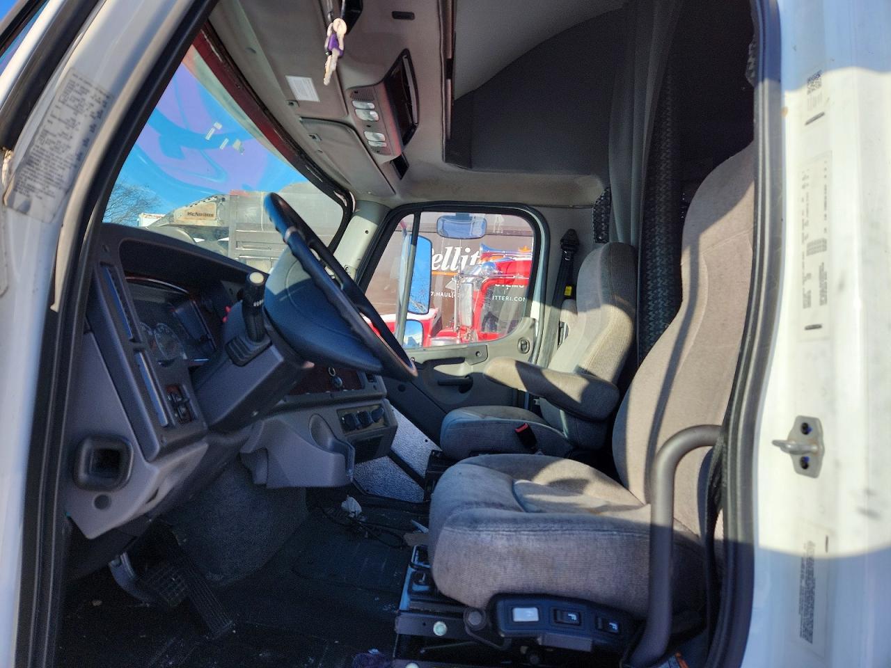 2019 Freigliner 2019 Freightliner Business Class M2 BOX Truck