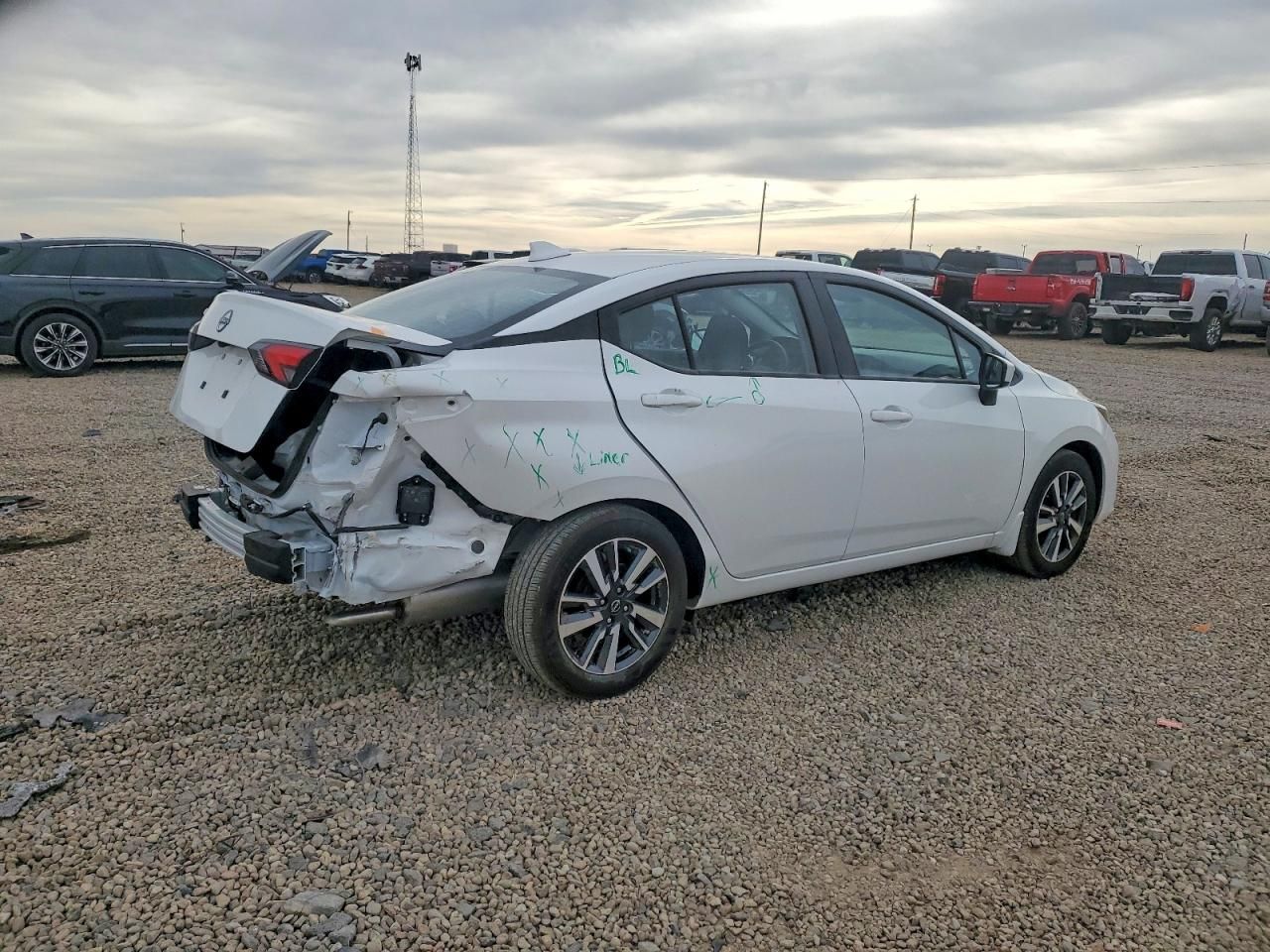 2025 Nissan Versa sv