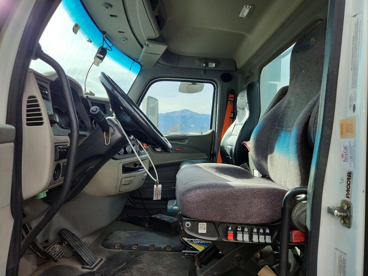 2019 Peterbilt 579 Semi Truck