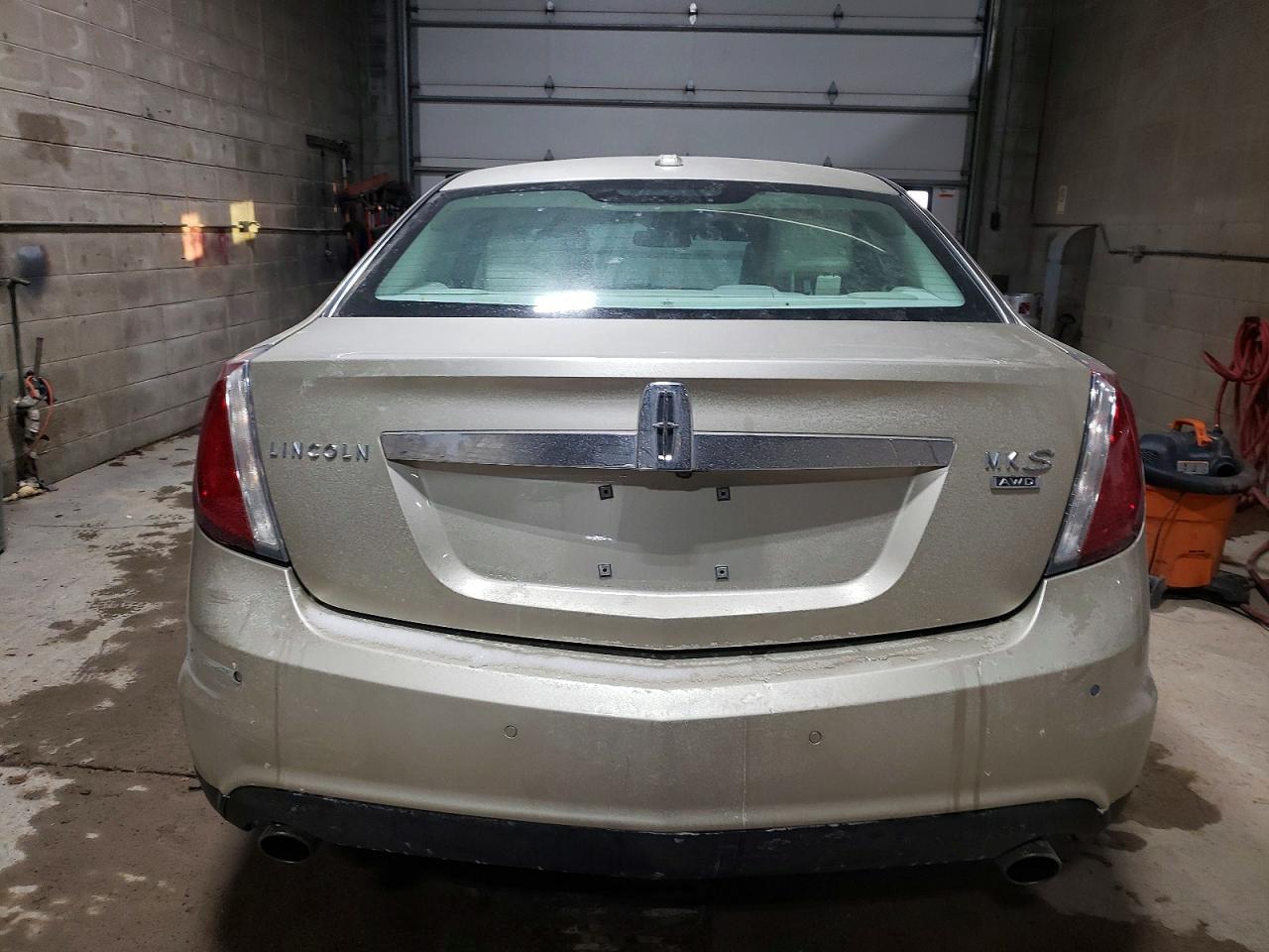 2011 Lincoln MKS