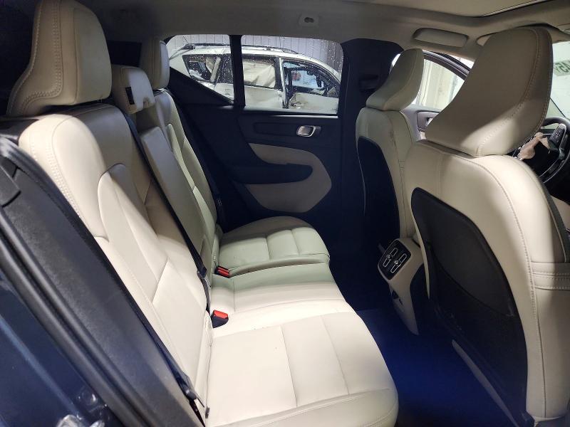 2021 Volvo Xc40 T5 Momentum