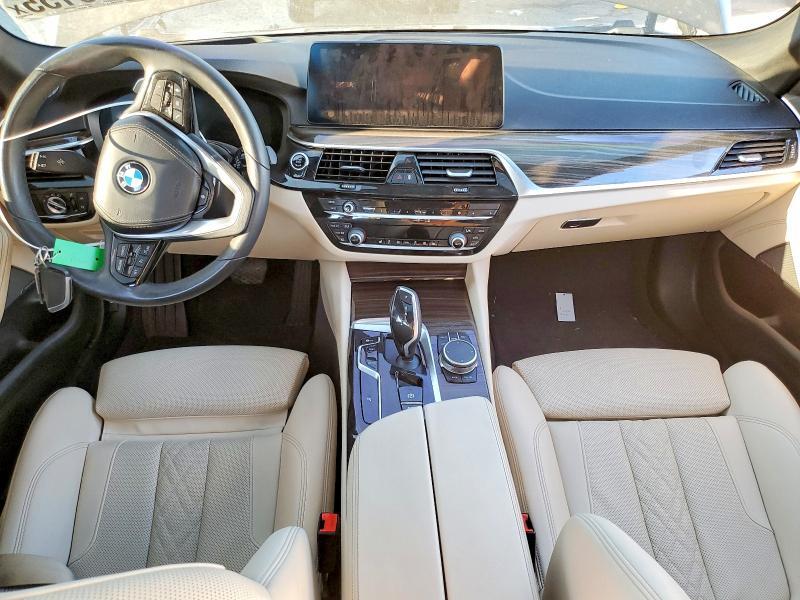 2022 BMW 530 i