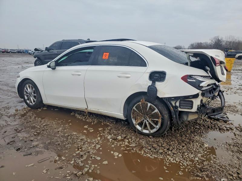 2022 Mercedes-Benz A 220