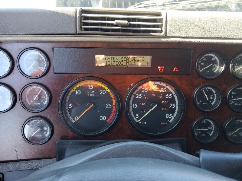 2006 Freightliner Conventional ST120