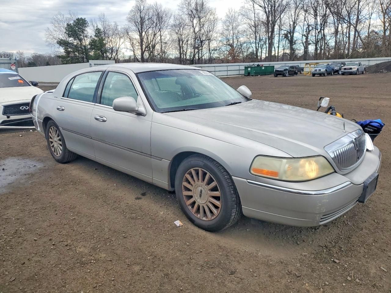 2003 Lincoln Town car Executive