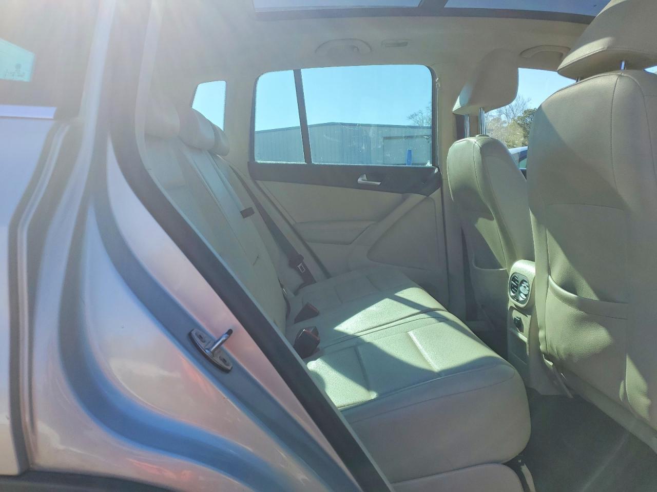 2011 Volkswagen Tiguan s