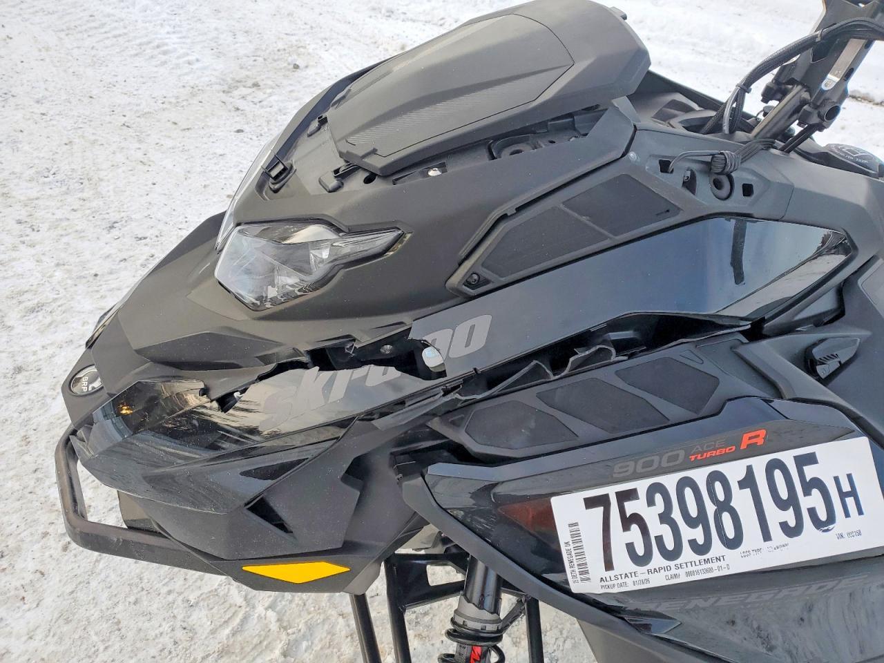 2025 Skidoo 2025 Skidoo Renegade