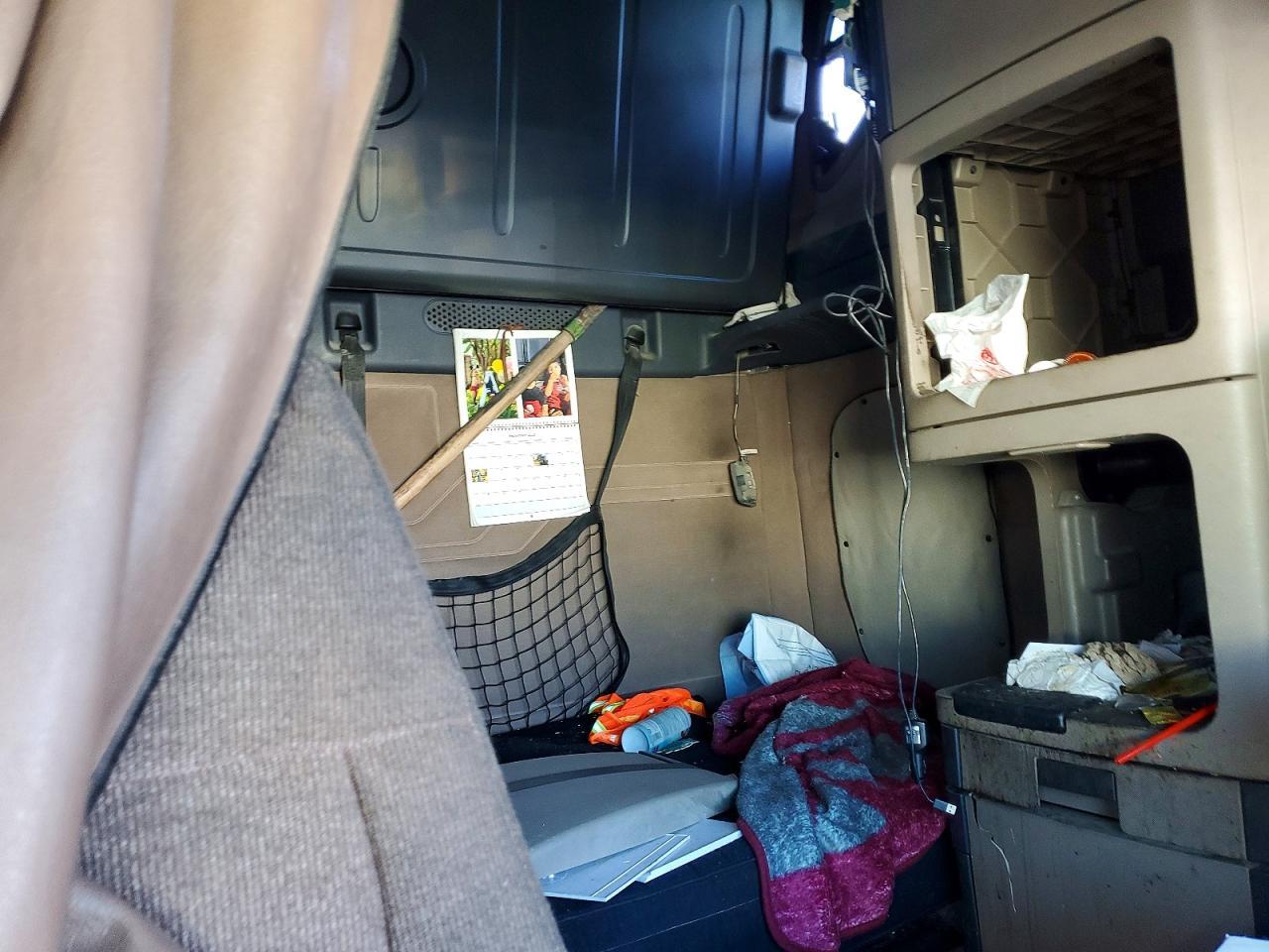 2017 Freightliner Cascadia 125 Semi Truck