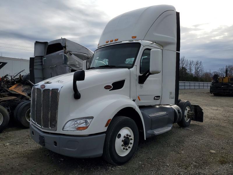 2017 Peterbilt 579