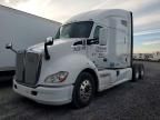 2018 Kenworth T680 Semi Truck