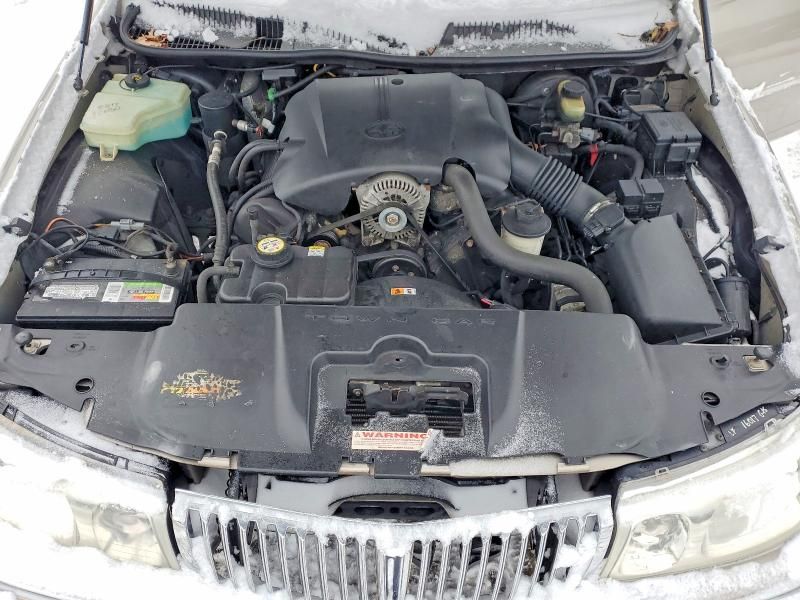 2001 Lincoln Town car Signature