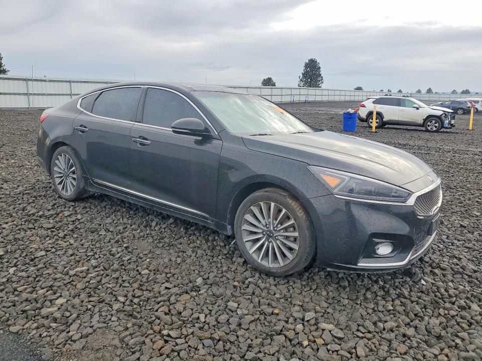 2017 KIA Cadenza Premium