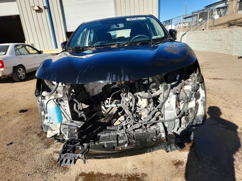 2017 Nissan Rogue Sport s