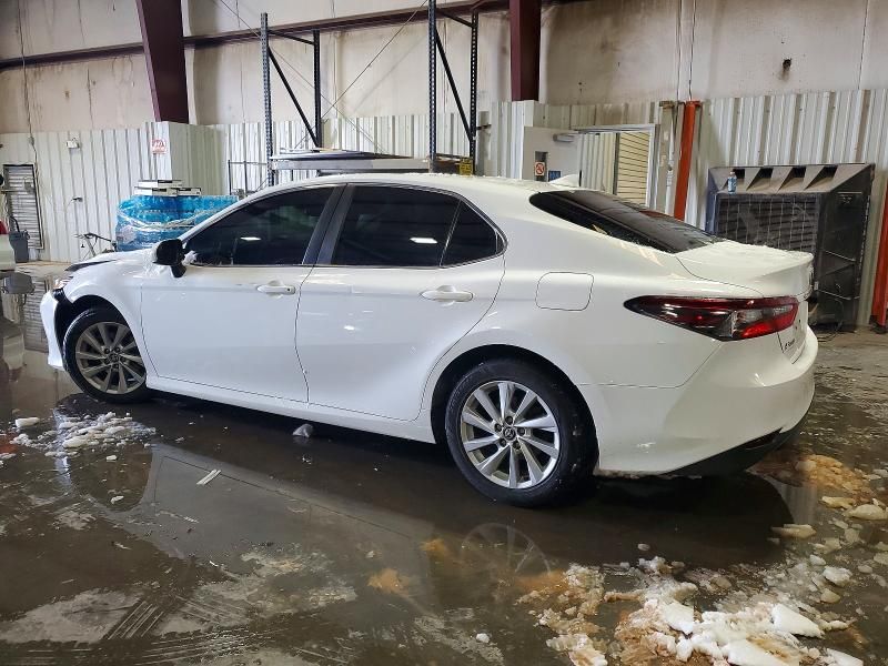 2021 Toyota Camry le