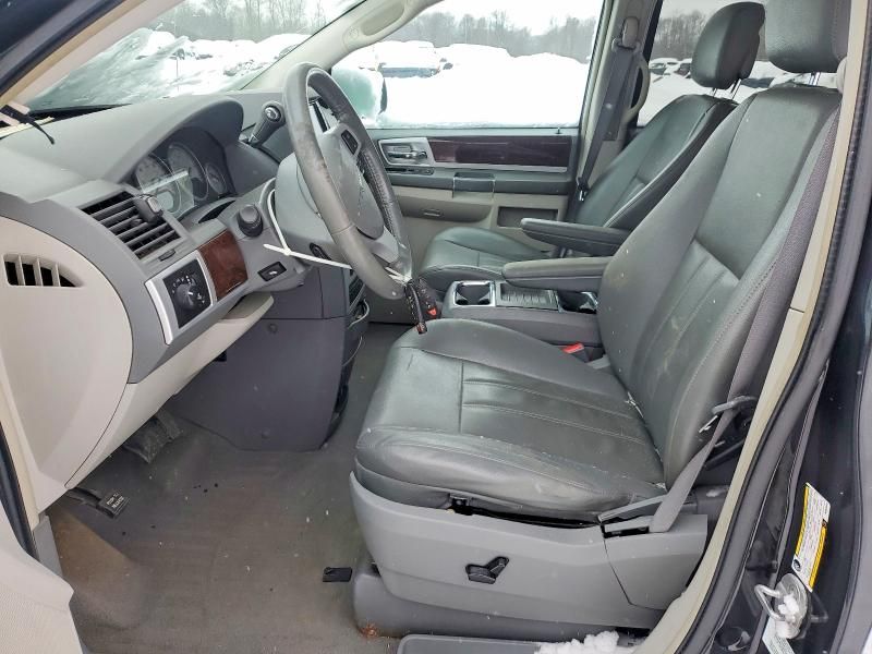 2010 Chrysler Town & Country Touring