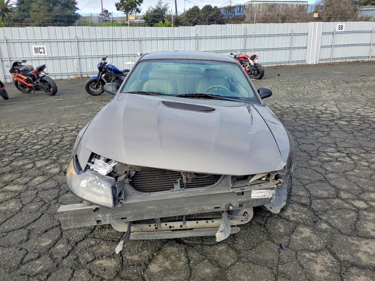 2002 Ford Mustang