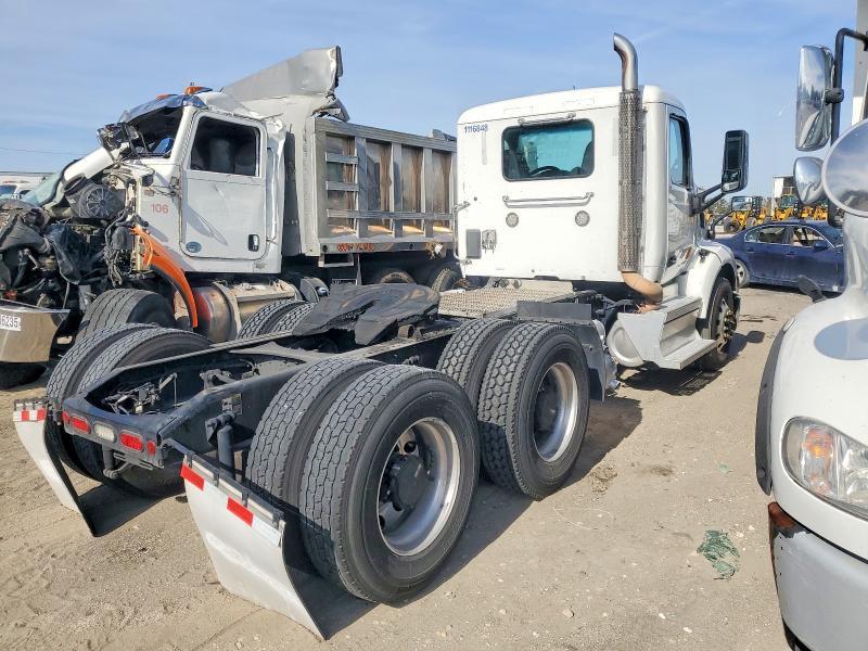 2020 Peterbilt 579 Semi Truck