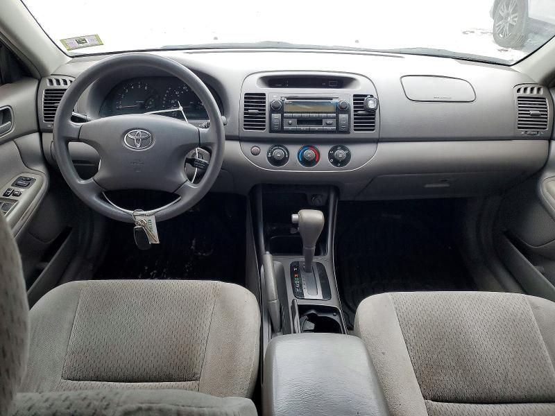 2004 Toyota Camry le
