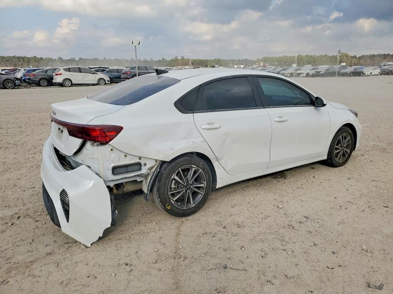 2024 KIA Forte lx