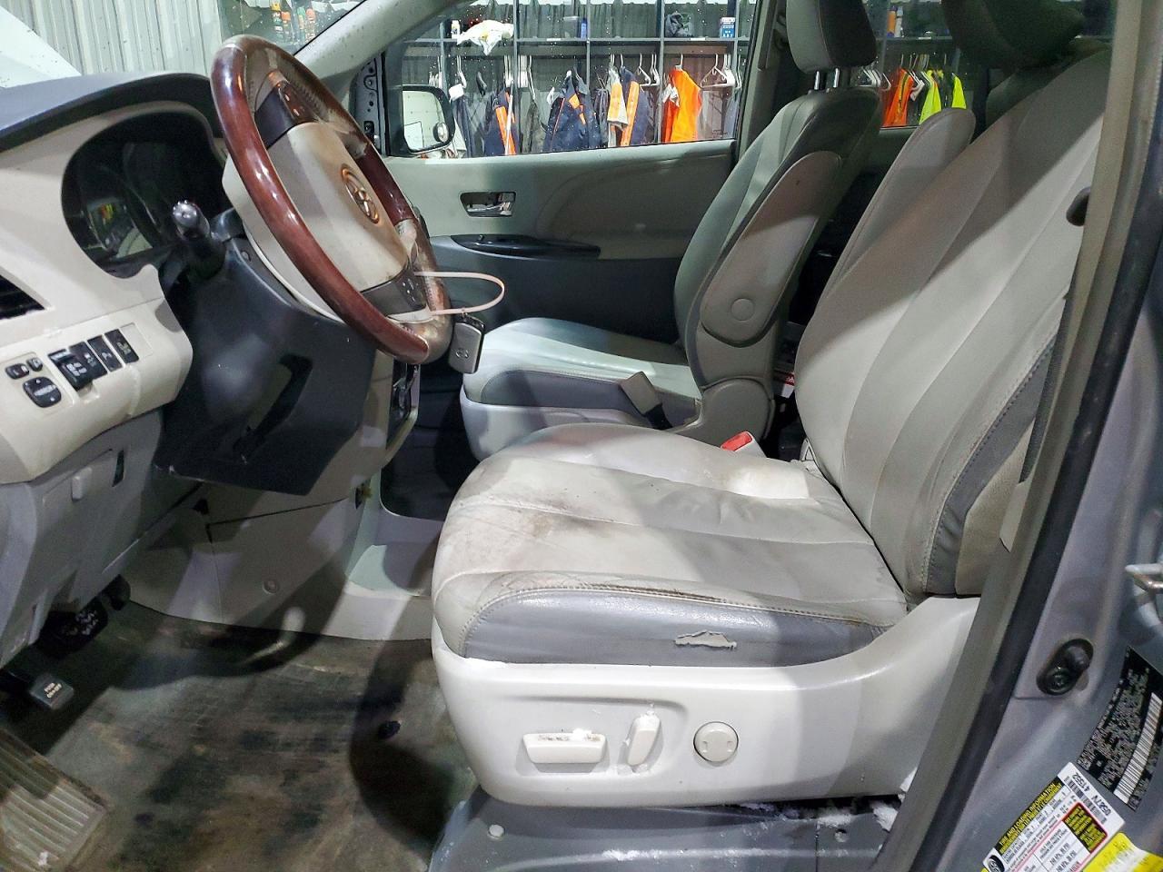 2014 Toyota Sienna xle