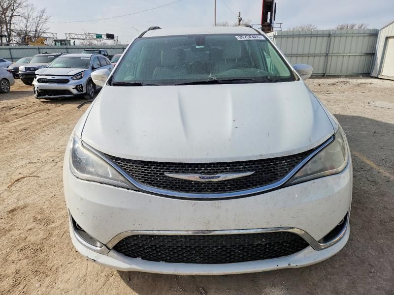2017 Chrysler Pacifica Touring l