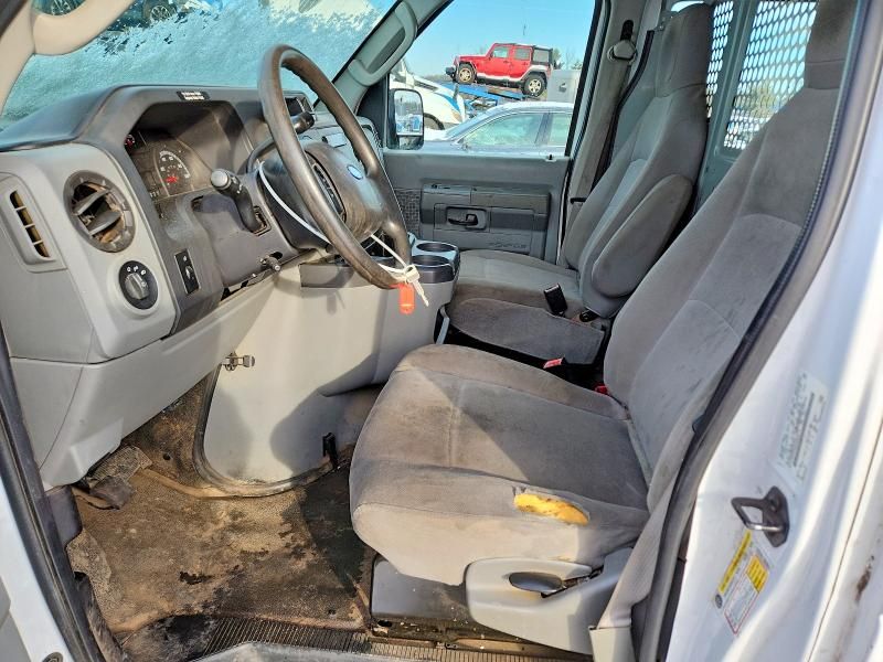 2013 Ford Econoline E250 van