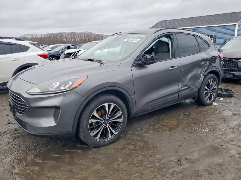 2021 Ford Escape se