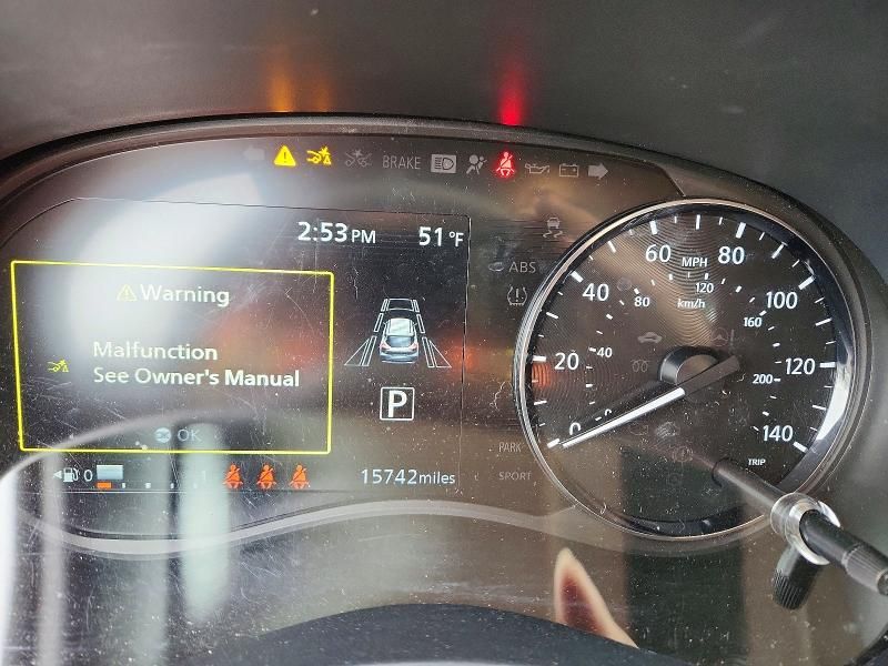 2024 Nissan Kicks sr