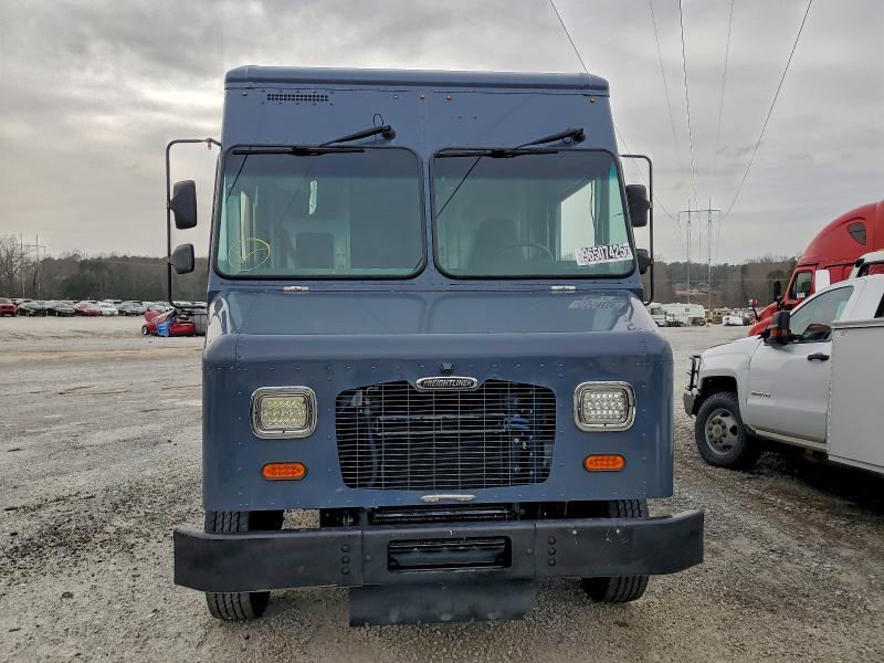 2020 Freightliner MT45G Delivery Truck