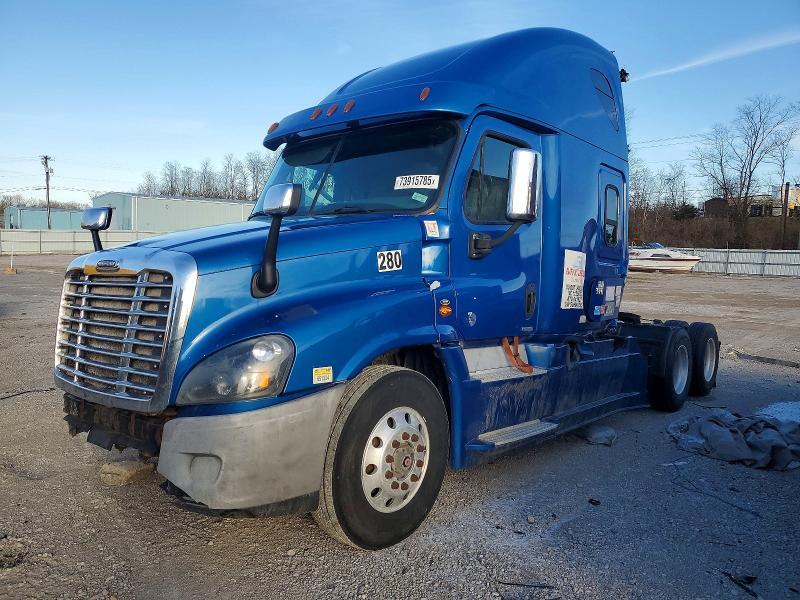 2016 Freightliner Cascadia 126 Semi Truck