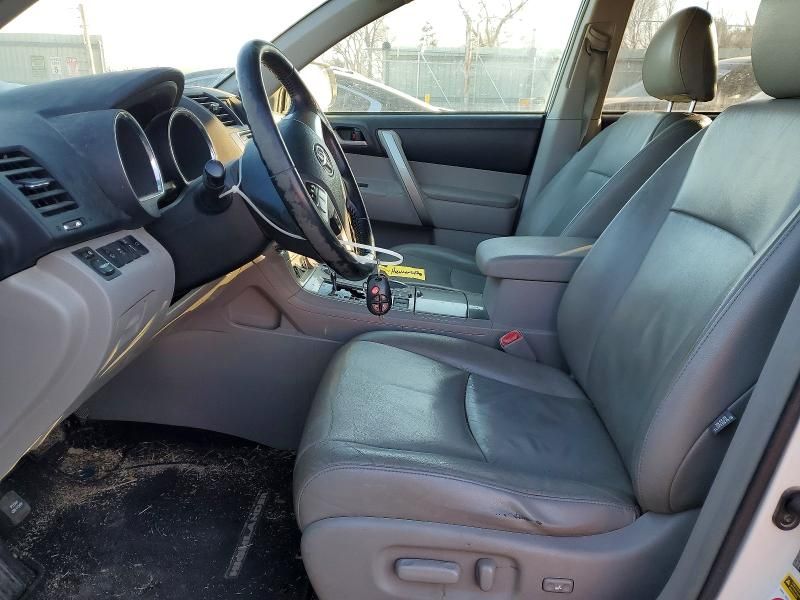 2013 Toyota Highlander Base