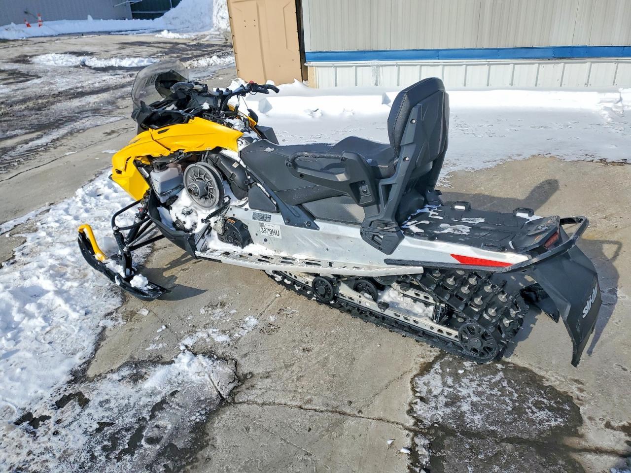 2024 Skidoo 2024 SKI-DOO MXZ Snowmobile