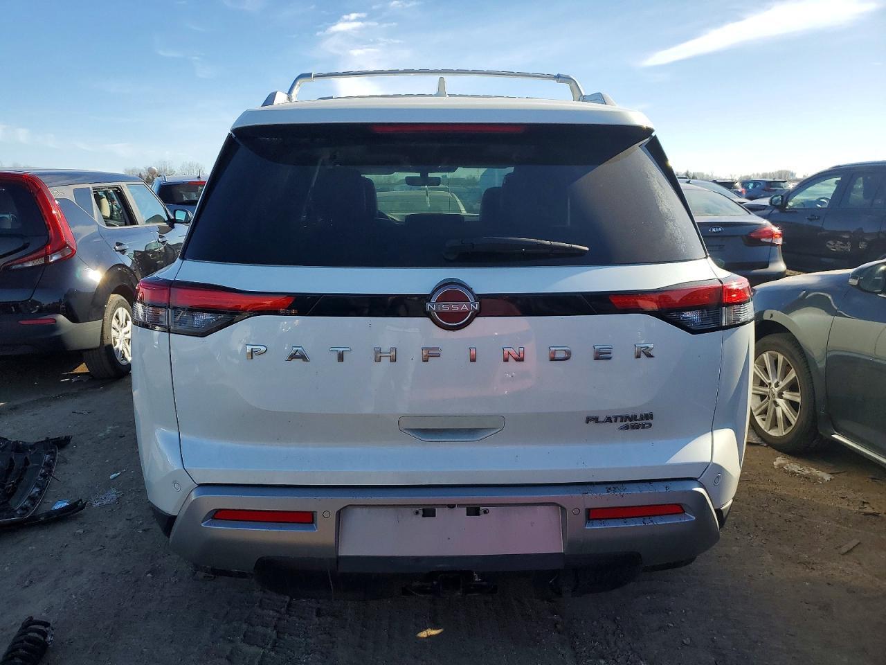 2023 Nissan Pathfinder Platinum