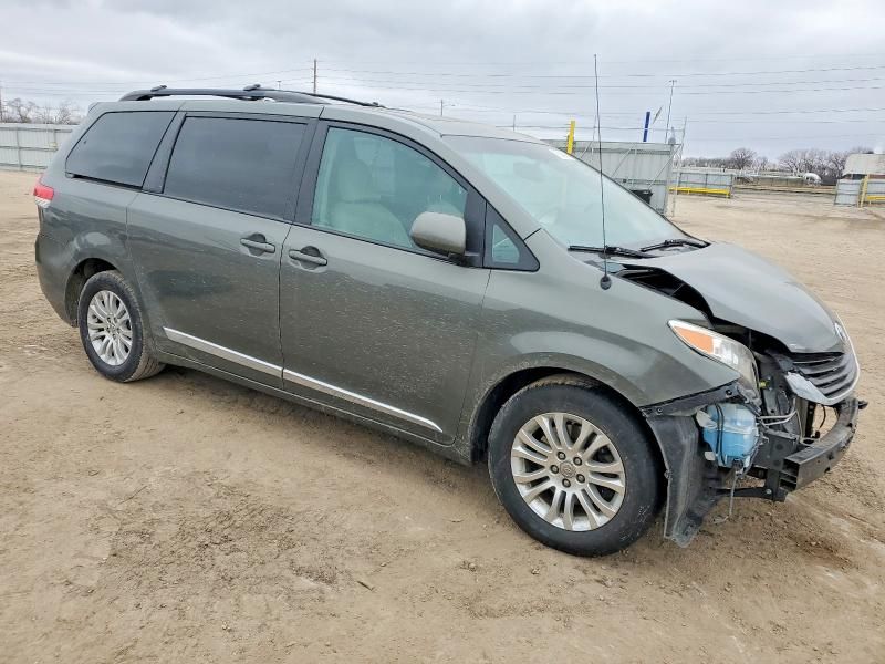 2012 Toyota Sienna xle