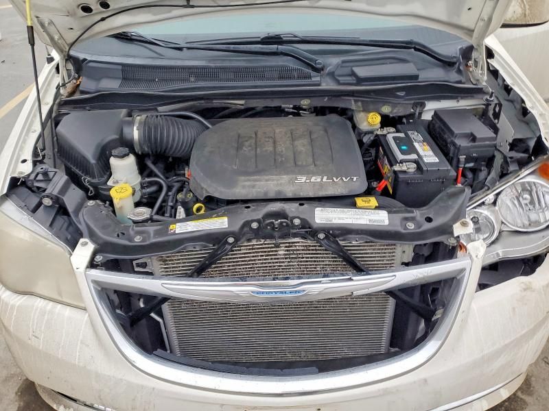 2012 Chrysler Town & Country Touring