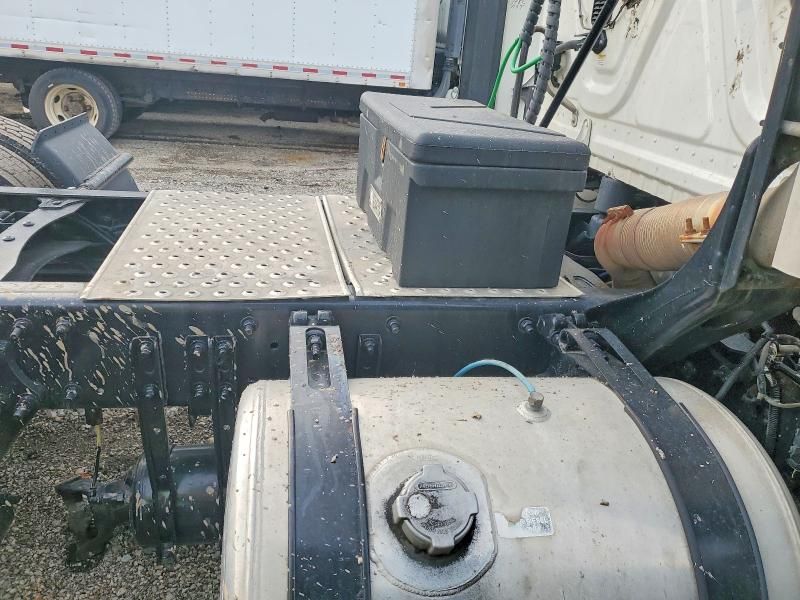 2015 Freightliner Cascadia Semi Truck