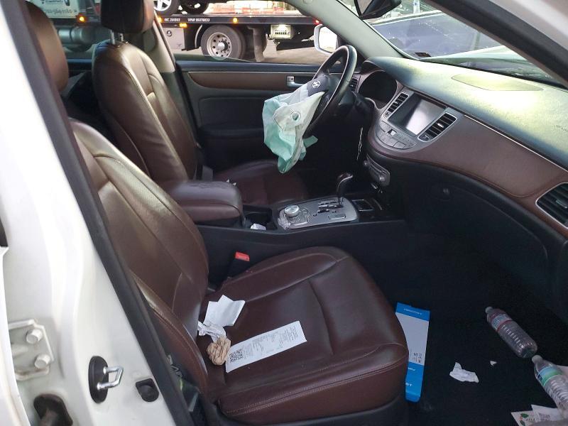 2013 Hyundai Genesis 3