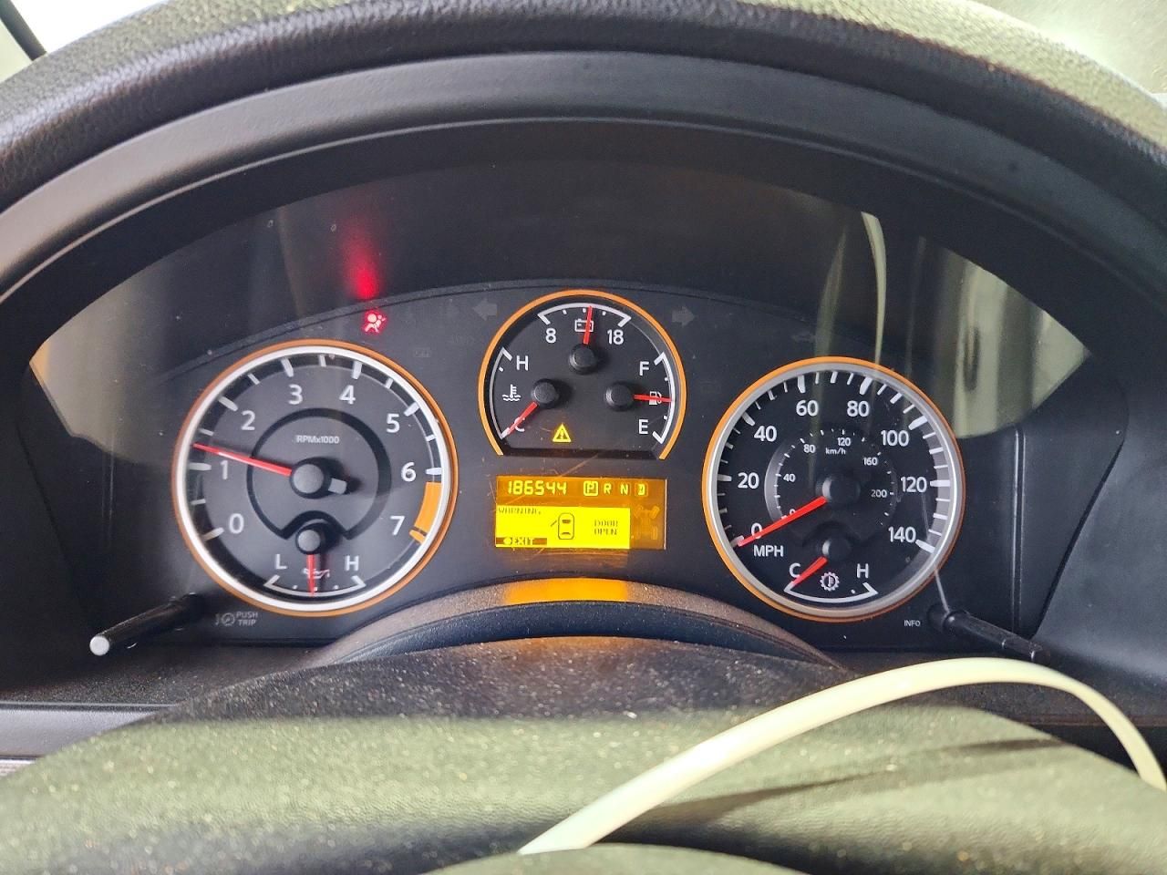 2011 Nissan Armada sv