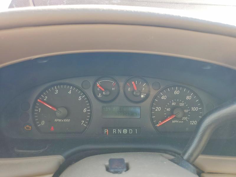 2005 Ford Taurus se