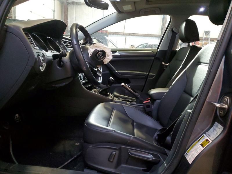 2018 Volkswagen Golf Sportwagen s