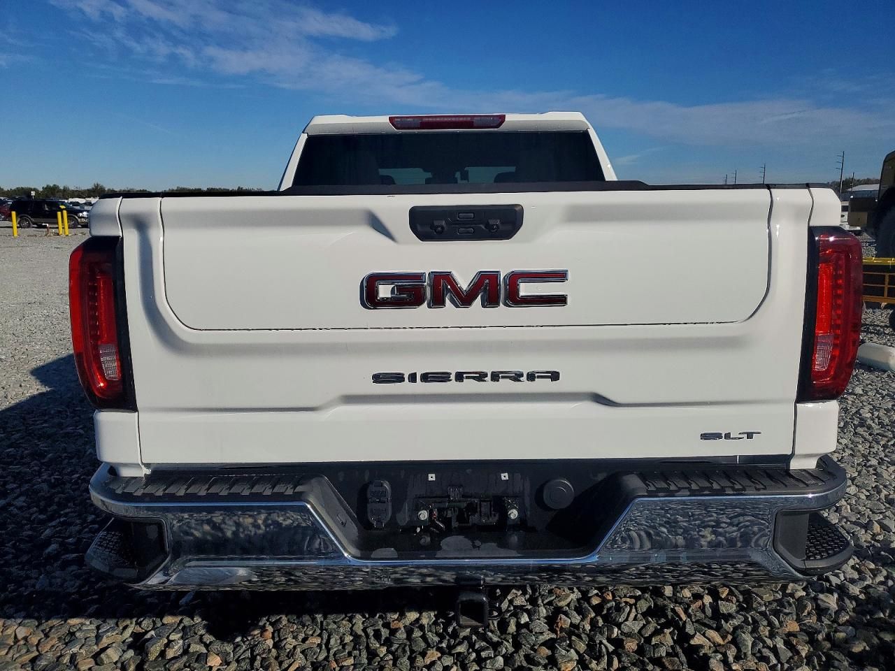 2025 GMC Sierra K1500 slt