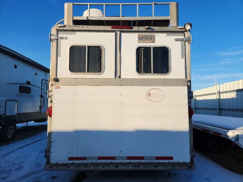 2005 Featherlite Horsetrl