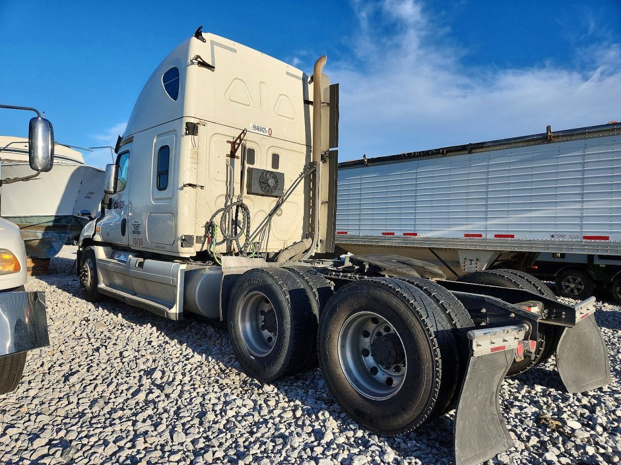 2014 Freightliner Cascadia 125 Semi Truck