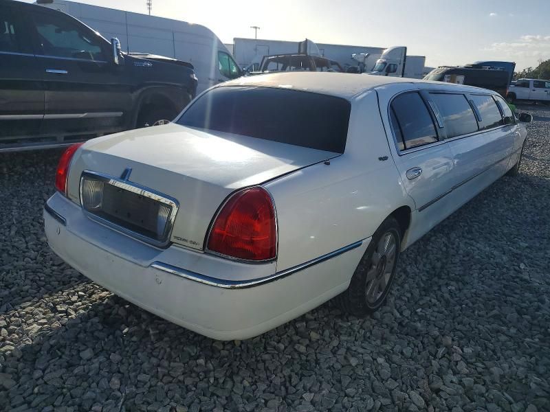 2005 Lincoln Town car