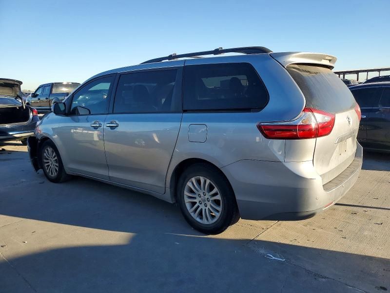 2016 Toyota Sienna xle Premium 8-passenger