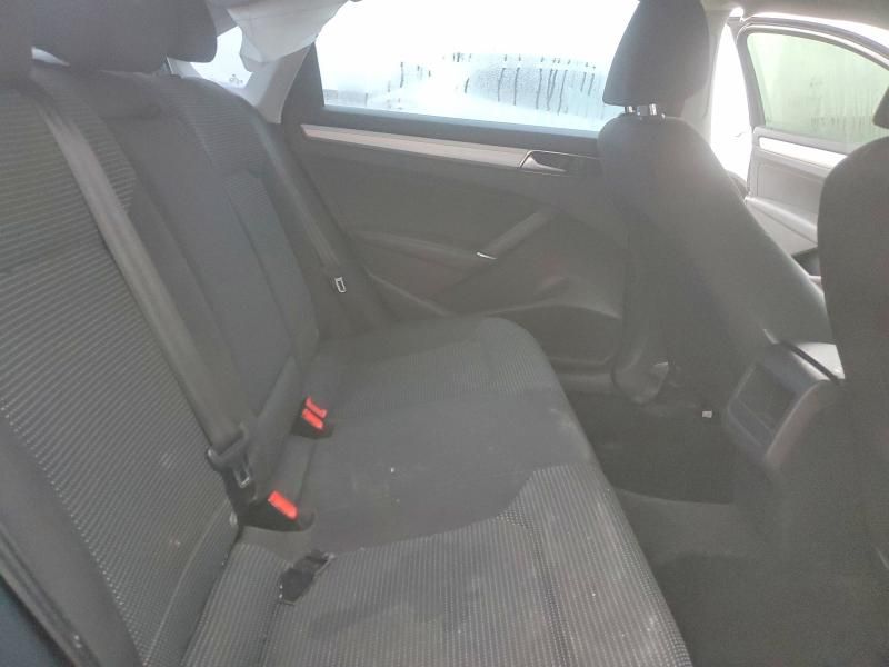 2016 Volkswagen Passat s